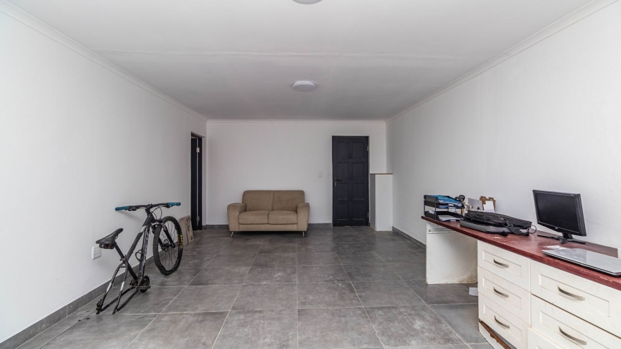 6 Bedroom Property for Sale in Hunters Home Western Cape